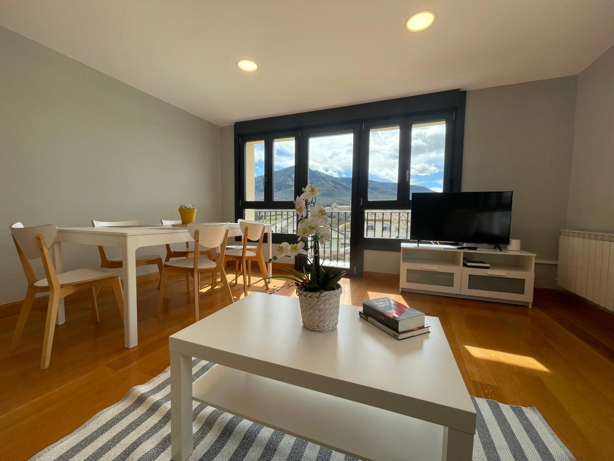 Apartamentos Montejurra Ayegui Exteriör bild