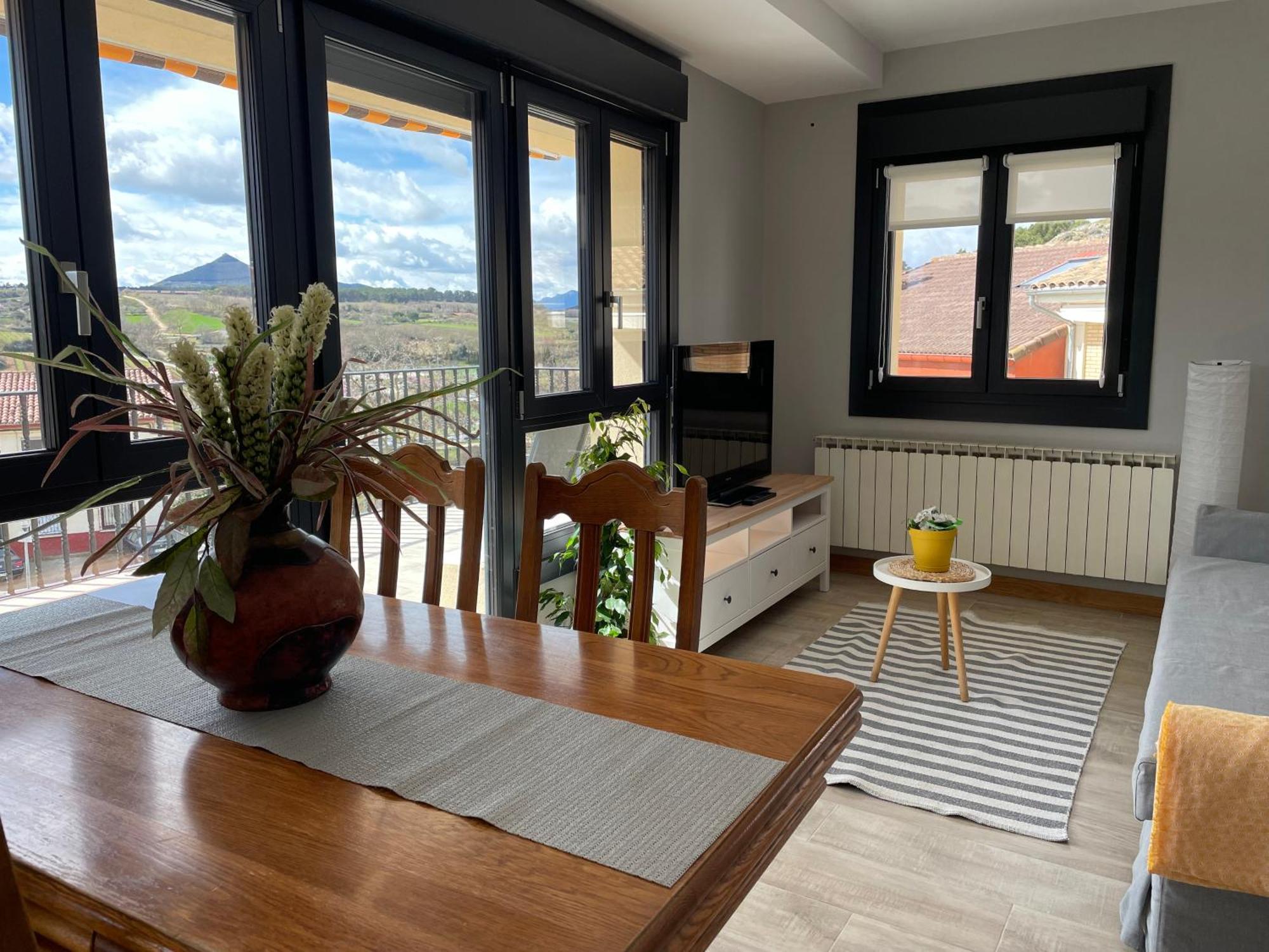 Apartamentos Montejurra Ayegui Exteriör bild