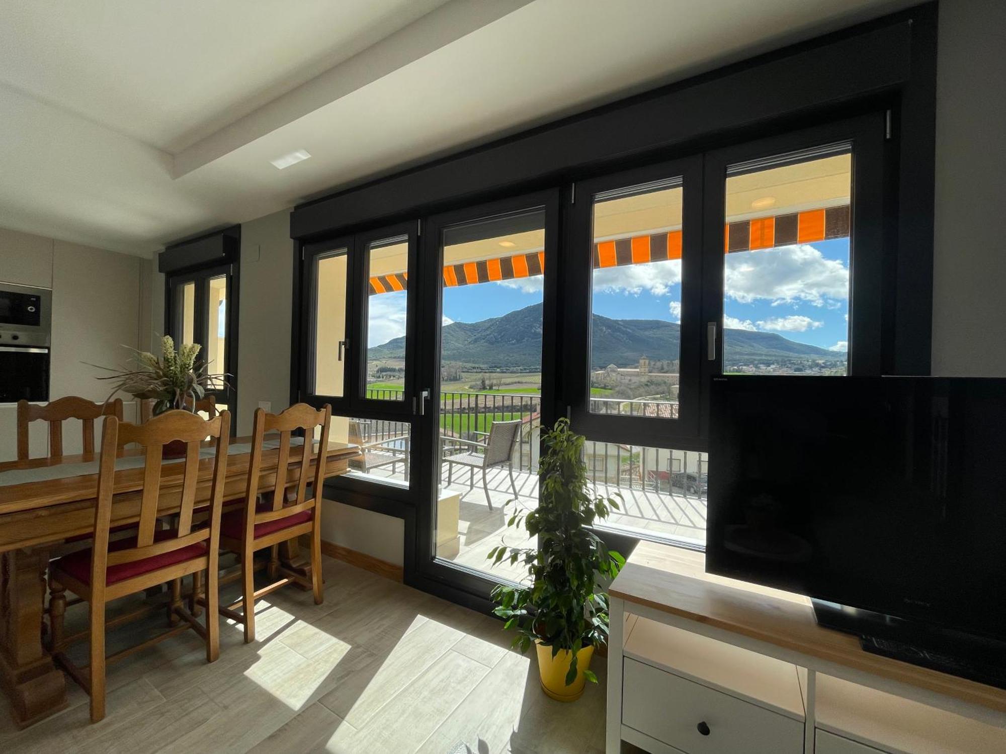 Apartamentos Montejurra Ayegui Exteriör bild