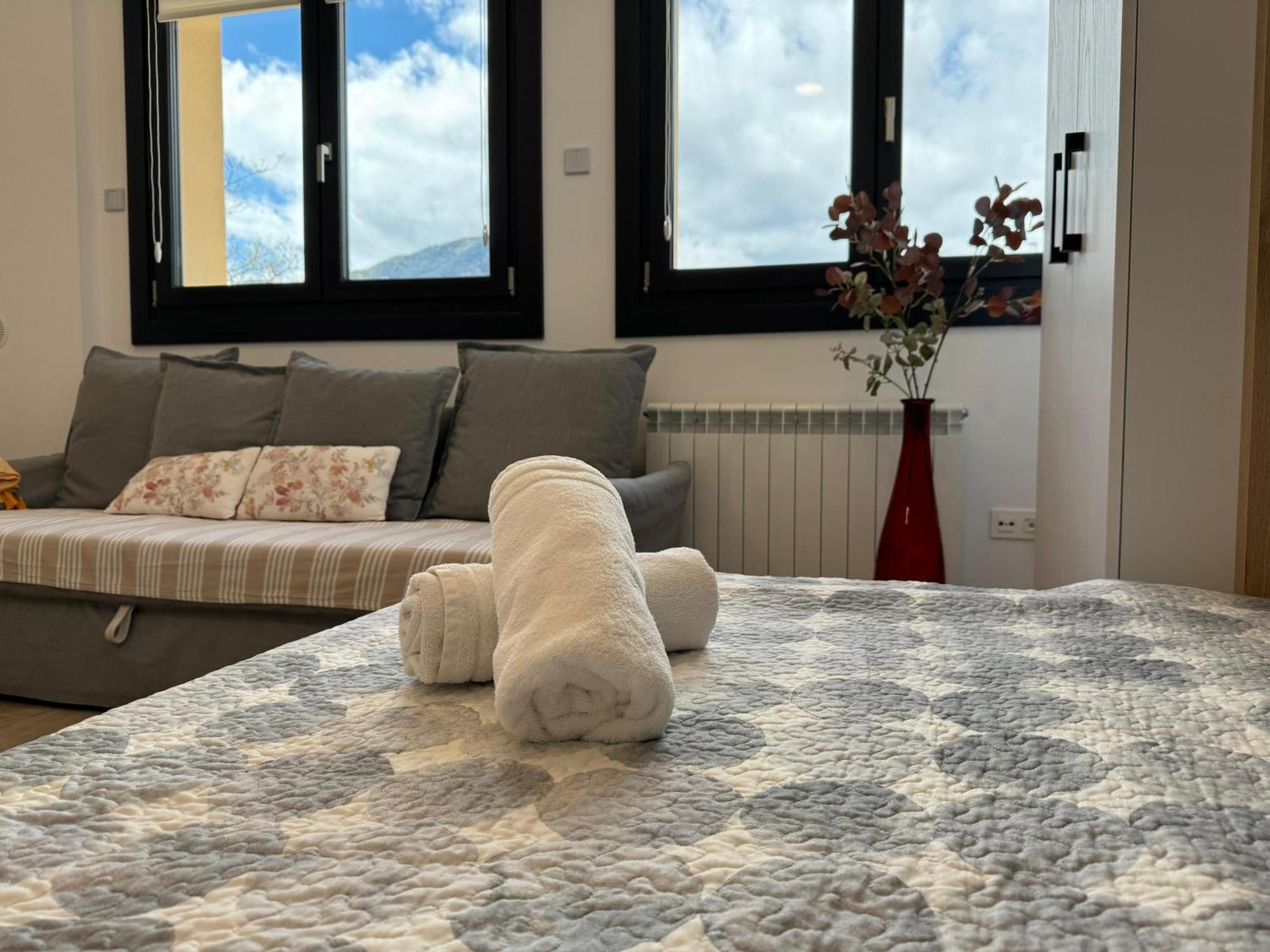 Apartamentos Montejurra Ayegui Exteriör bild