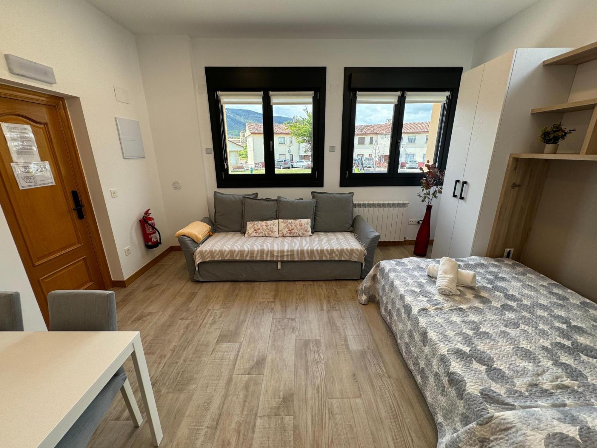 Apartamentos Montejurra Ayegui Exteriör bild